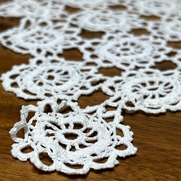 Hand Knit Diamond Floral Doily Tablecloth, Tablecloth Crocheted, Embroidered - Picture 8 of 8